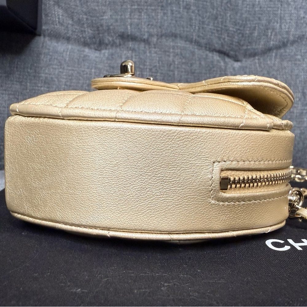 CHANEL mini heart flap bag lambskin crossbody - Picture 10 of 14